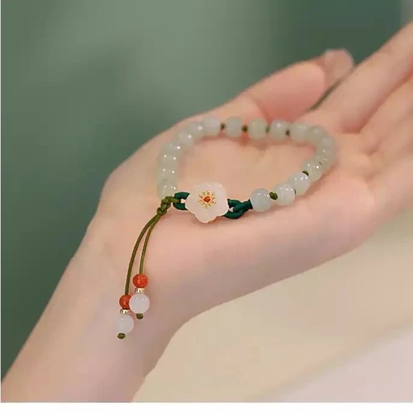 Beautiful Peach Blossom Natural Stone Charm Bracelet - Picture 4 of 5